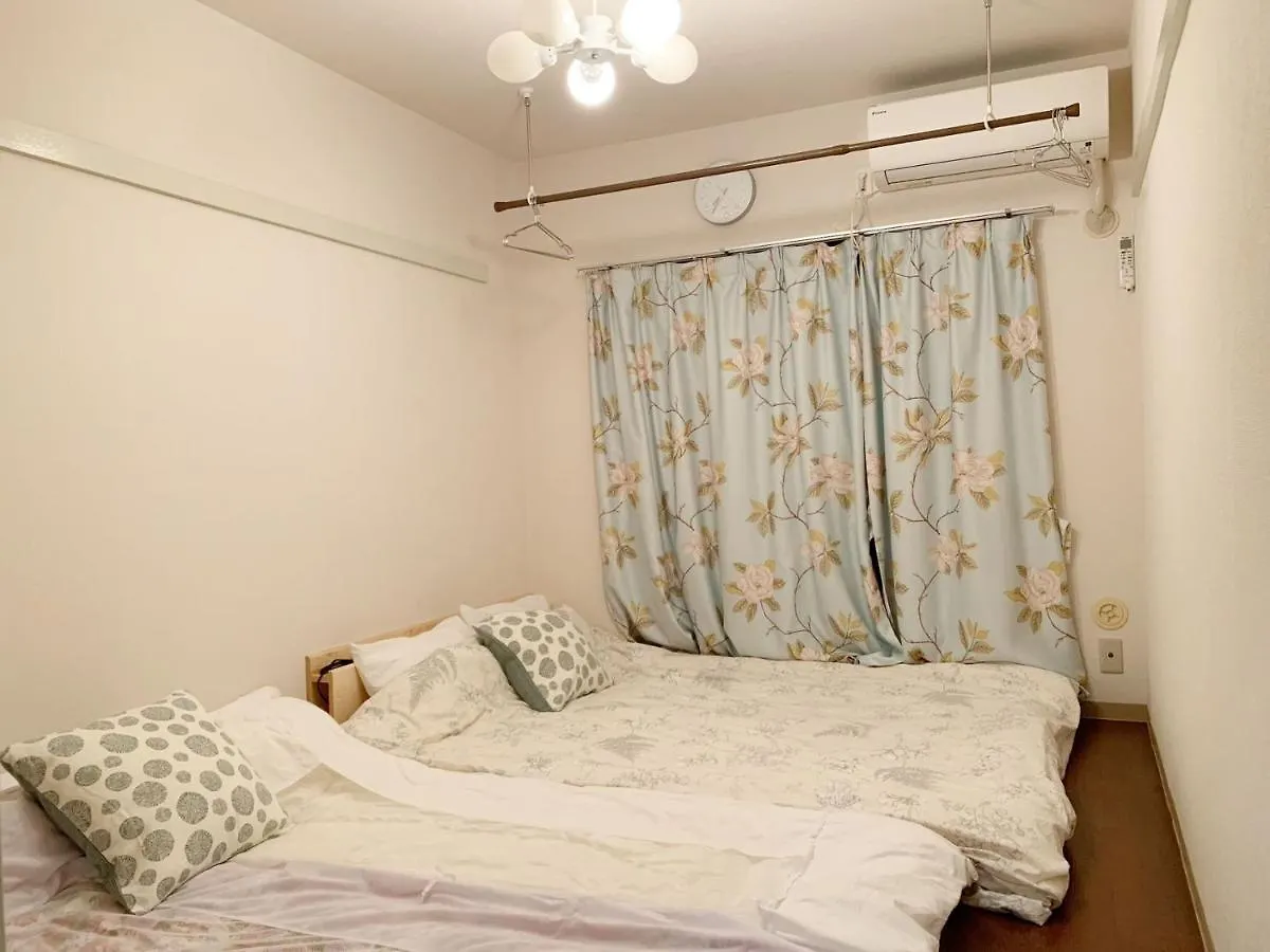 Nishi Shinjuku Apartment: Prime Location, 6-Min Walk to Metro Tokyo 0*,  Japan