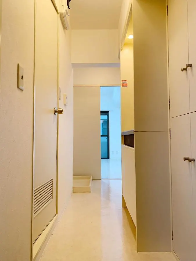 Nishi Shinjuku Apartment: Prime Location, 6-Min Walk to Metro Tokyo