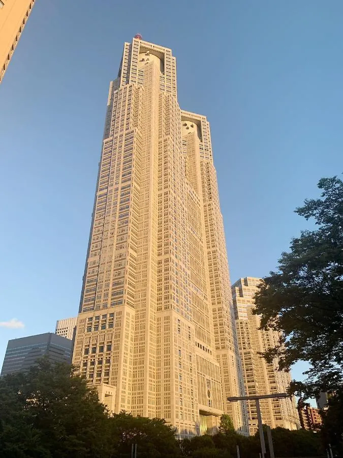 Nishi Shinjuku Apartment: Prime Location, 6-Min Walk to Metro Tokyo